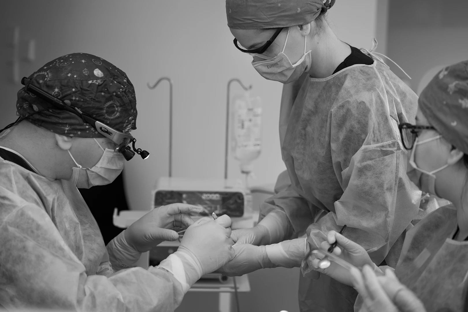 Behandlungsteam beim Sinuslift zur Vorbereitung einer Implantatversorgung in Düsseldorf